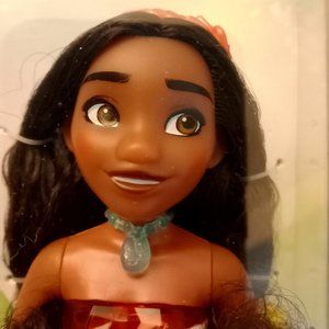 NWT Disney Princess Royal Shimmer Moana Doll